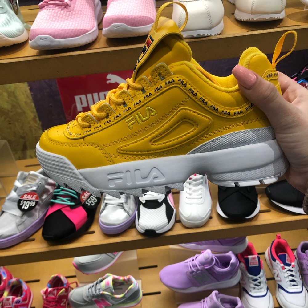 FILA youth size 5